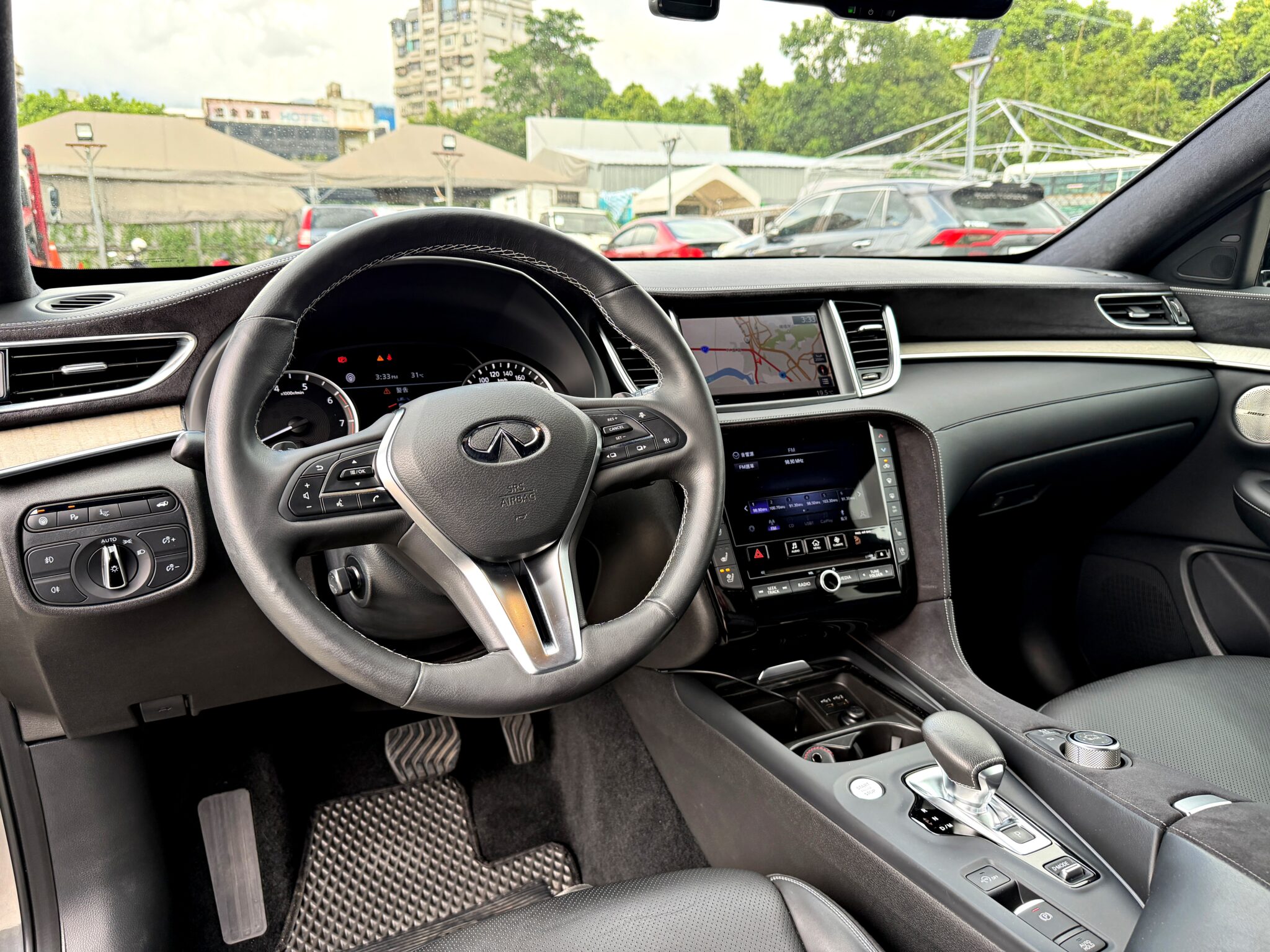 2020 Infiniti QX50 2.0t 旗艦款駕駛座方向盤與雙圓指針儀表