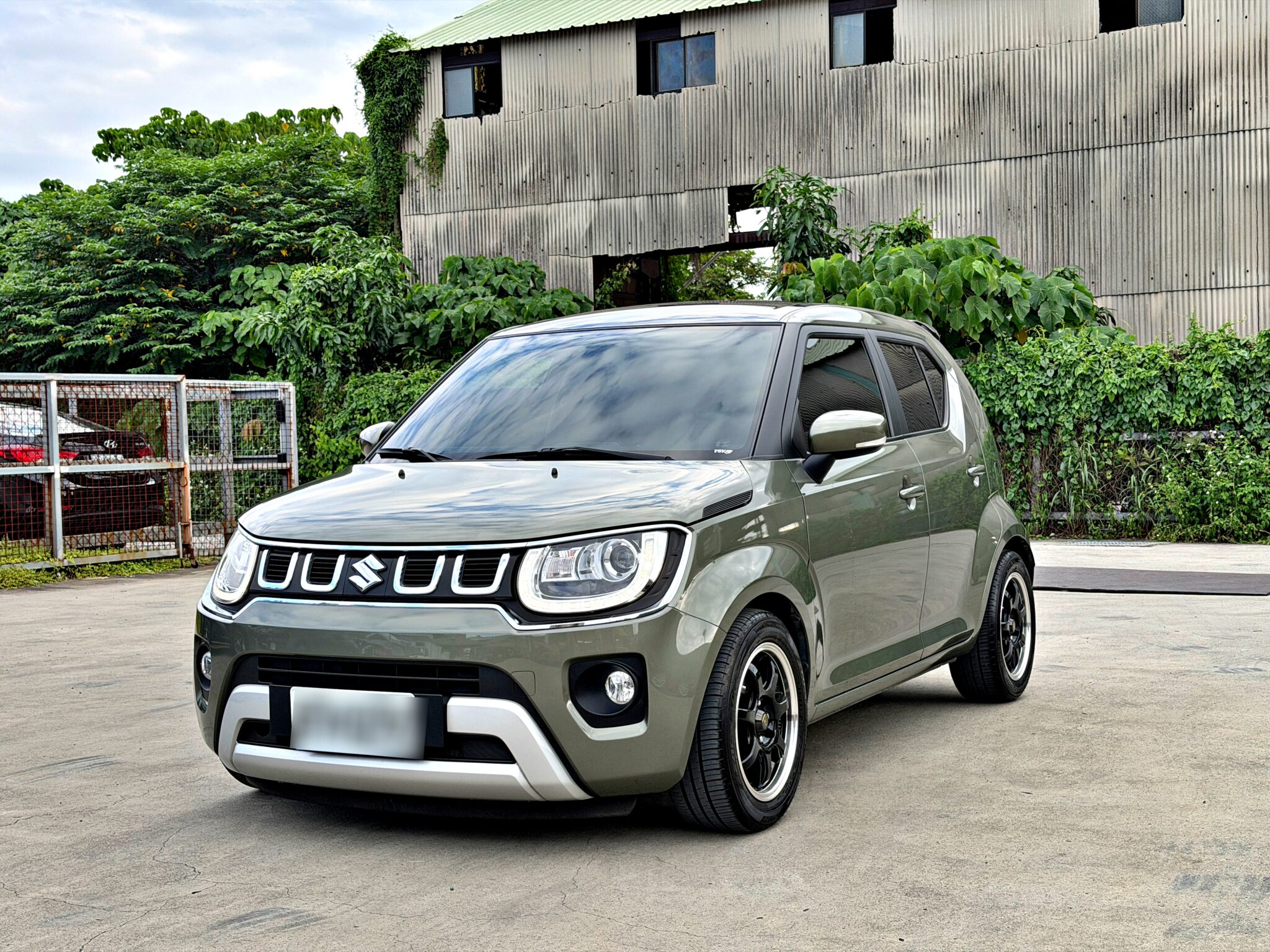 2023 Suzuki Ignis 1.2 GLX 綠色 左前 45 度外觀