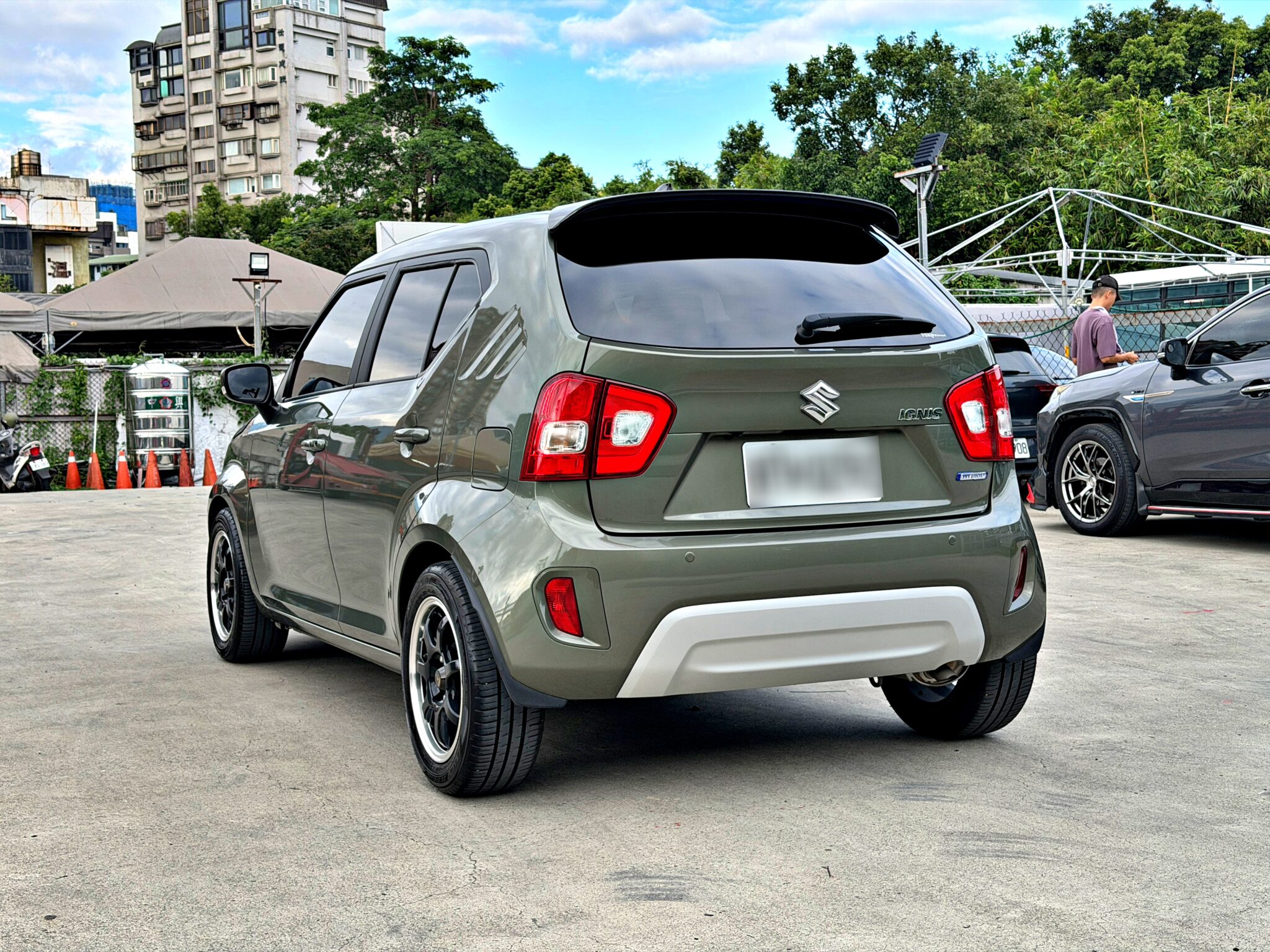 2023 Suzuki Ignis 右後 45 度車尾