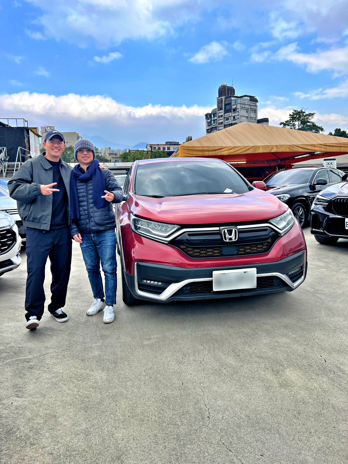 八年後同一位客人把 Honda CR-V 賣給小鍾車管的收購合照